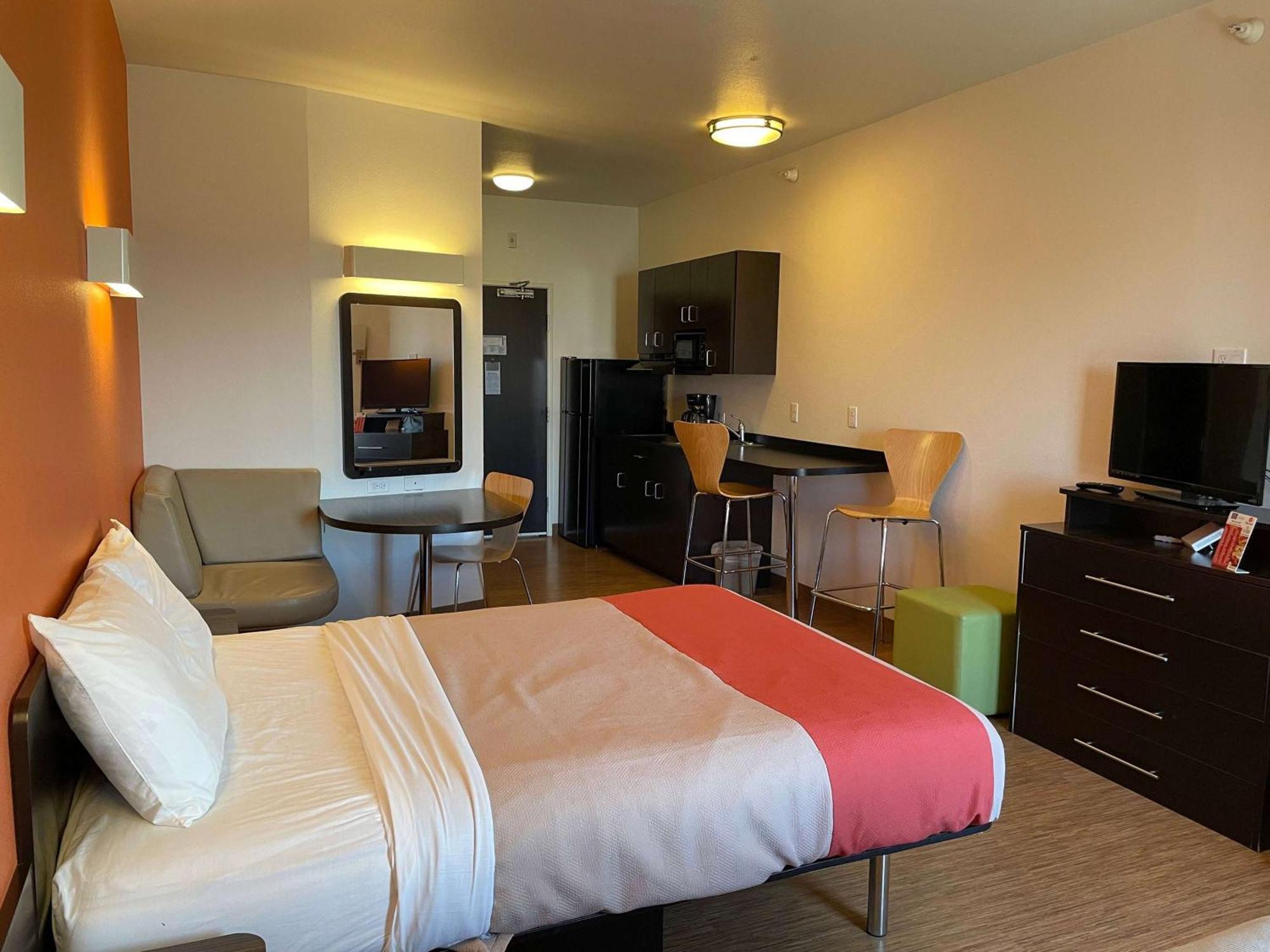 Hotel Baymont By Wyndham Williston Extérieur photo